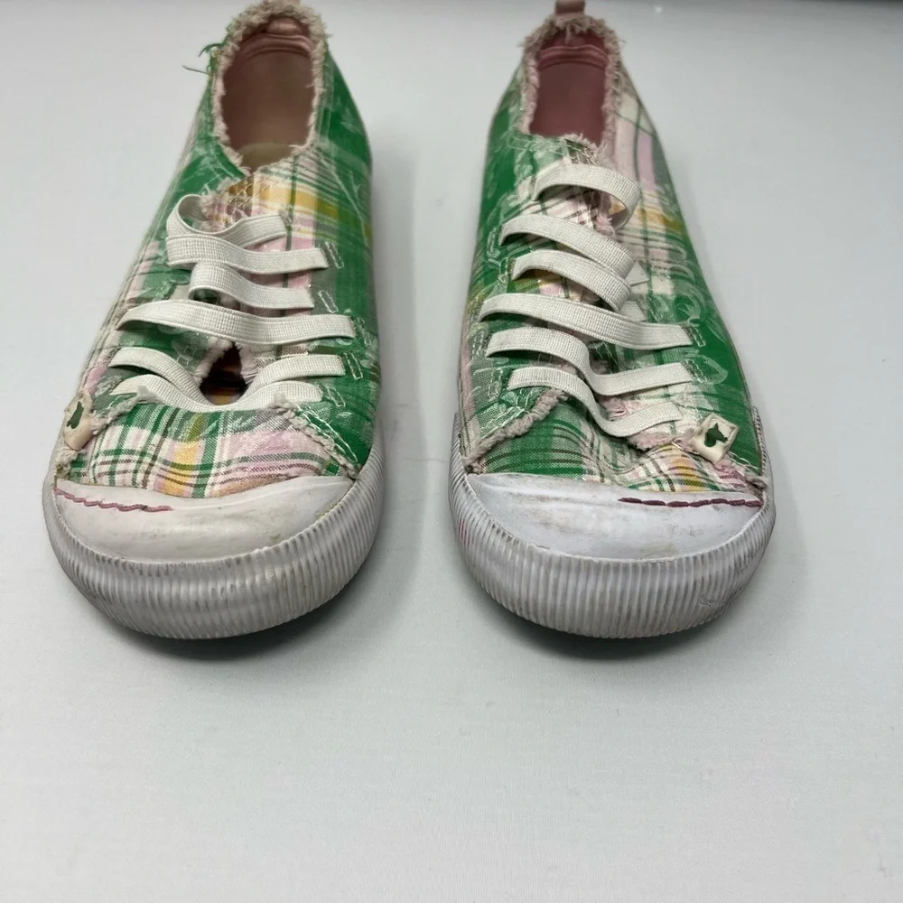 Rocketdog Green Color Sneakers In Preowned Condition In Misses’s Size 4